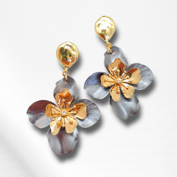 Sydney Flower Earrings - 2 color choices